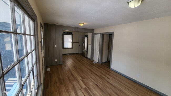 Foto del edificio - 1604 W 11th St