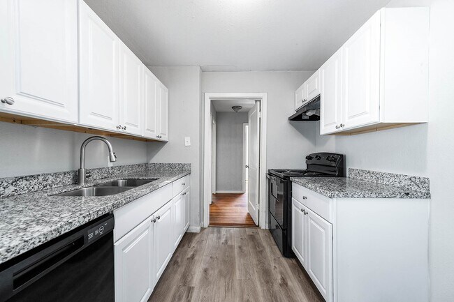 Building Photo - 1503 Acacia Dr