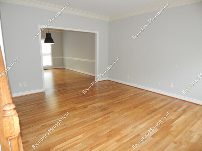 Photo - 125 Broadwell Oaks Ct House