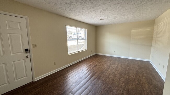 Foto del edificio - 133 Clover Valley Cir