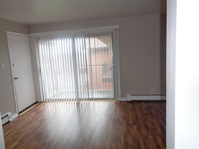 Foto del edificio - 7323 W 79th St