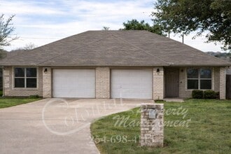 Building Photo - 1606 Libby Ln