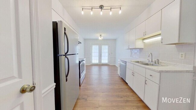 Foto del edificio - 814 Guilford College Rd