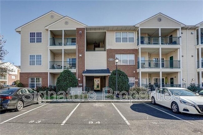 Foto del edificio - 830 Brassie Ln
