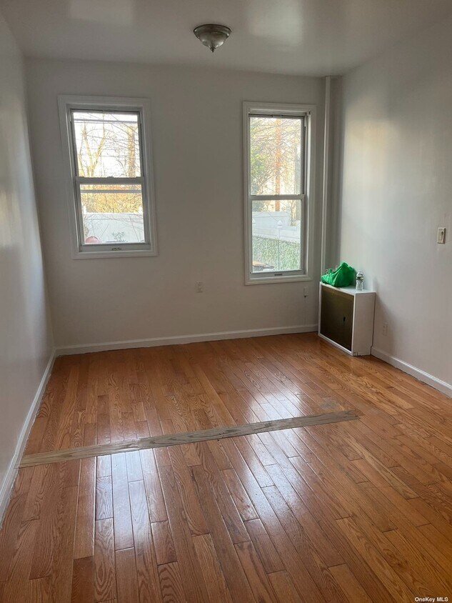 Foto principal - 709 Seneca Ave