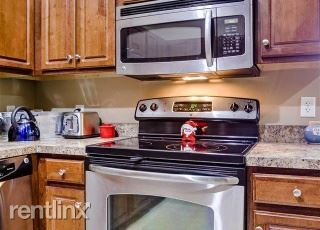 Building Photo - 1 br, 1 bath Condo - 902 Dodge St Apt 503