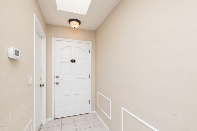 Foto del edificio - 2263 Ironstone Dr E