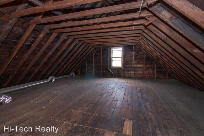 Building Photo - 4012 Mapledale Ave