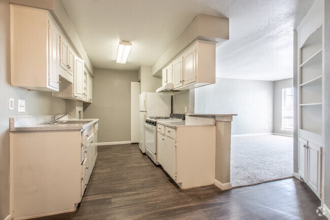 2 BR, 1 BA - 955 SF - The Park at Aviano