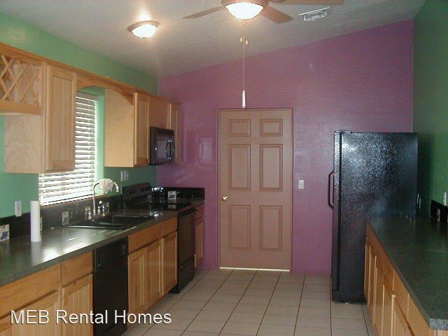 Building Photo - 3 br, 2 bath House - 2440 E. Calle Bacardi