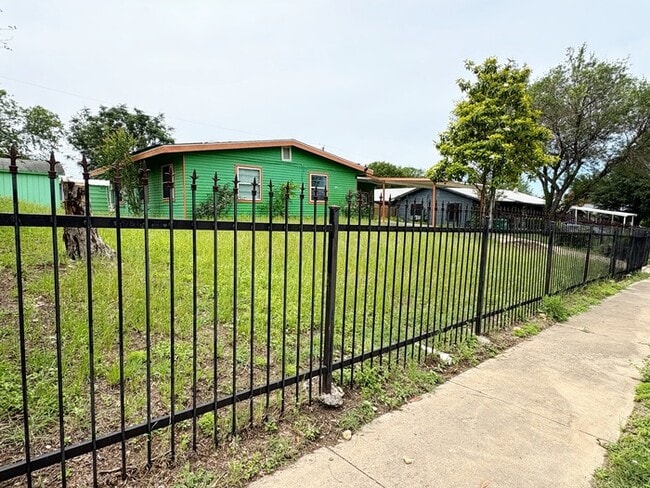 Photo - 154 Morning Valley St (San Antonio, TX) House