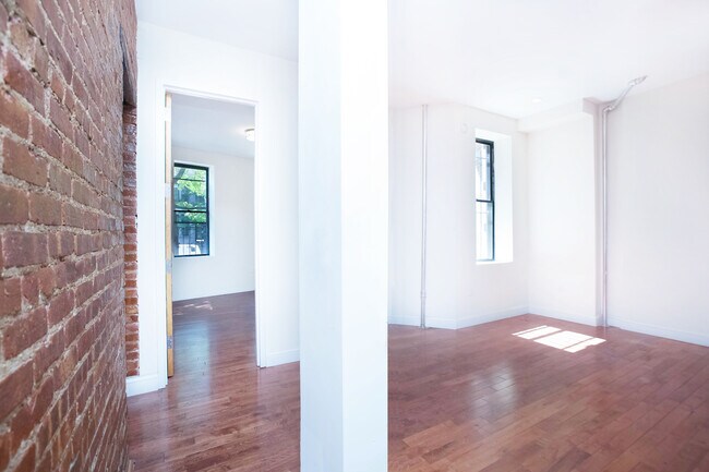 Building Photo - 945 St Nicholas Ave