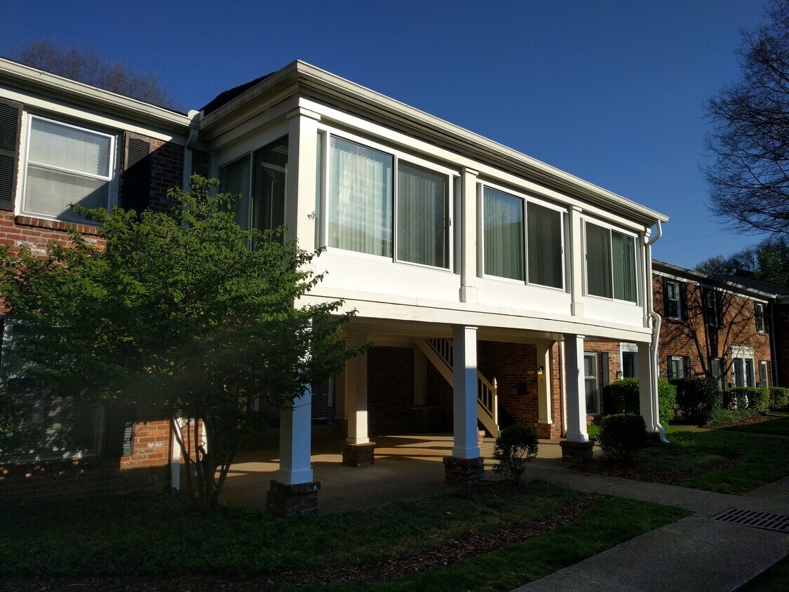 Foto principal - 5025 Hillsboro Pike
