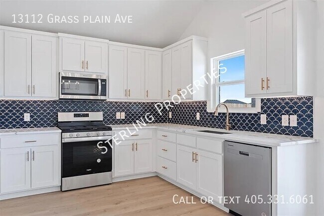 Foto del edificio - 13112 Grass Plain Ave