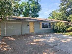 Building Photo - 609 W Prospect Rd