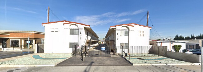 Street view of apartments Gated community, professionally landscaped - 327 W Carson St