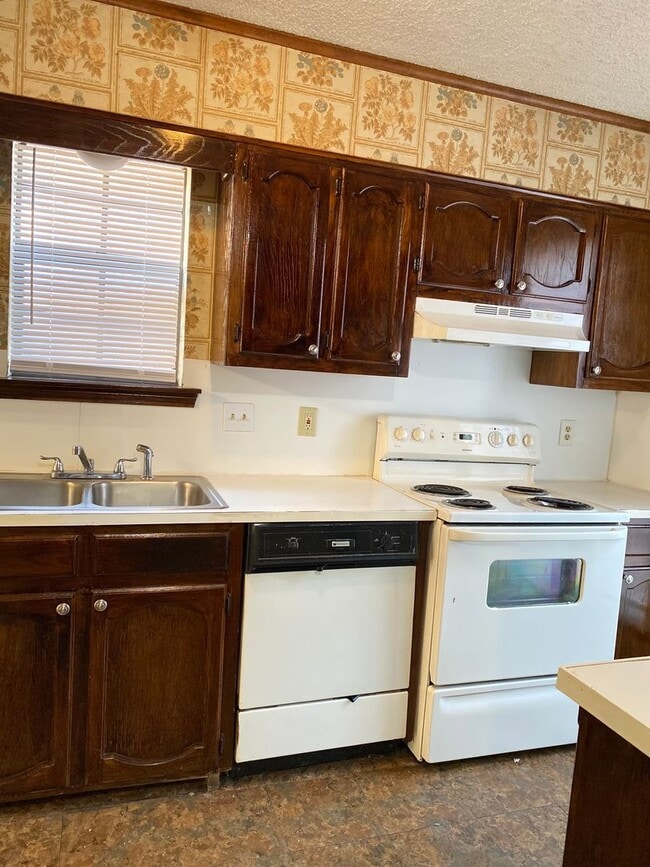 Building Photo - 3218 Toulon Dr
