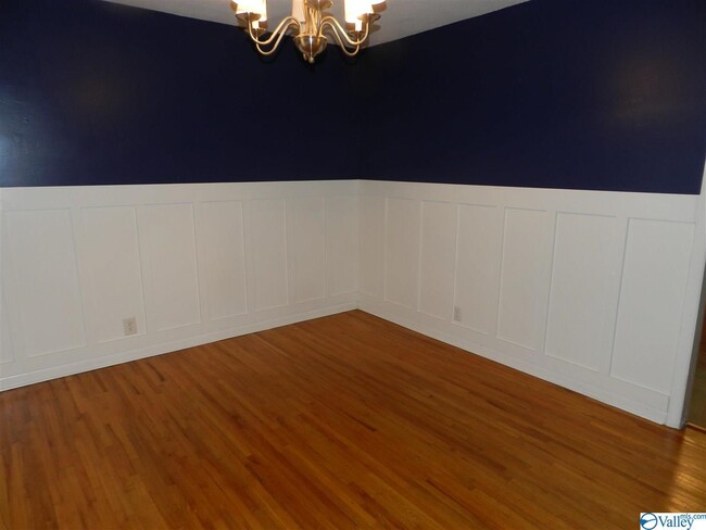 Building Photo - 12106 Greenleaf Dr SE
