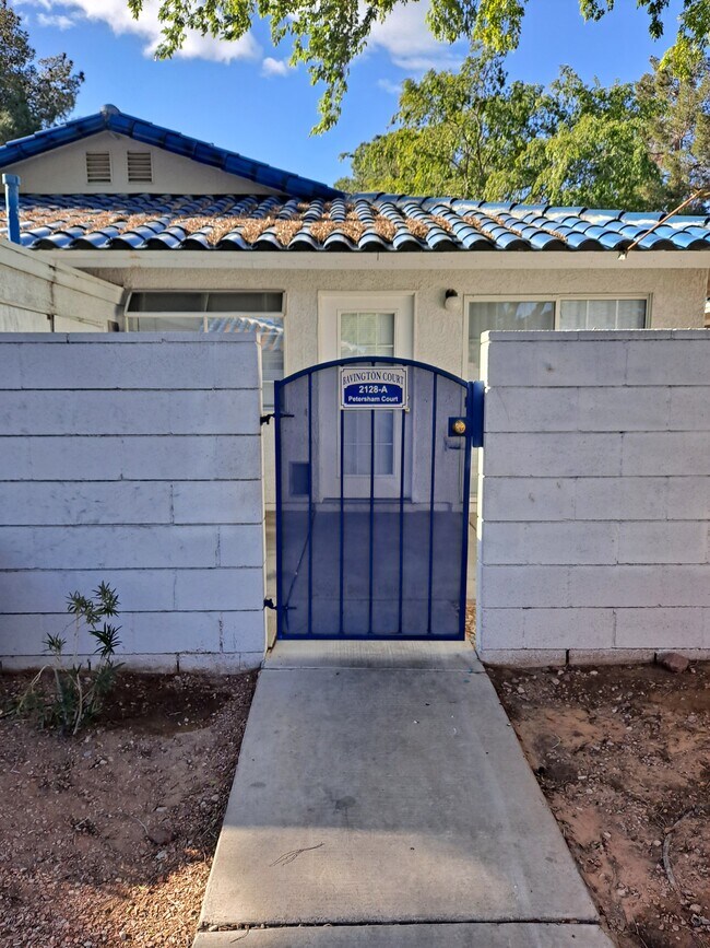 Foto del edificio - 2128 Petersham Ct