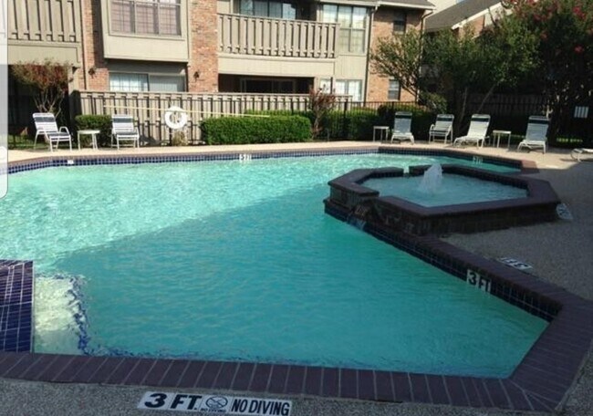 Foto del edificio - 2740 Silver Creek Dr.