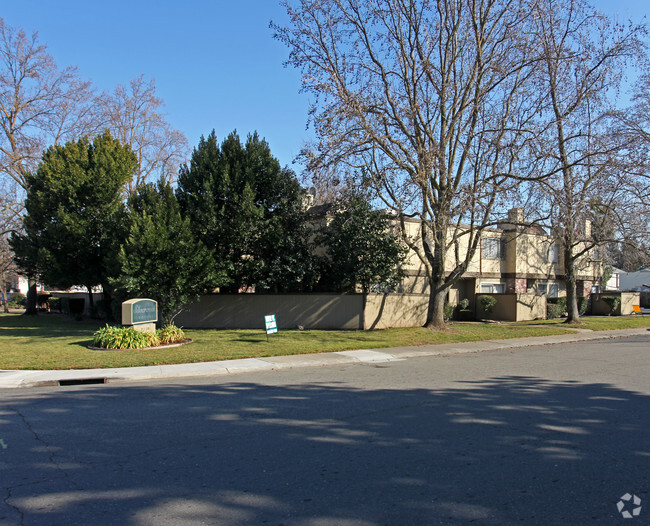 Building Photo - Silver Creek Townhomes