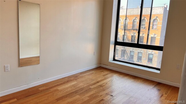 Building Photo - 332 43rd St