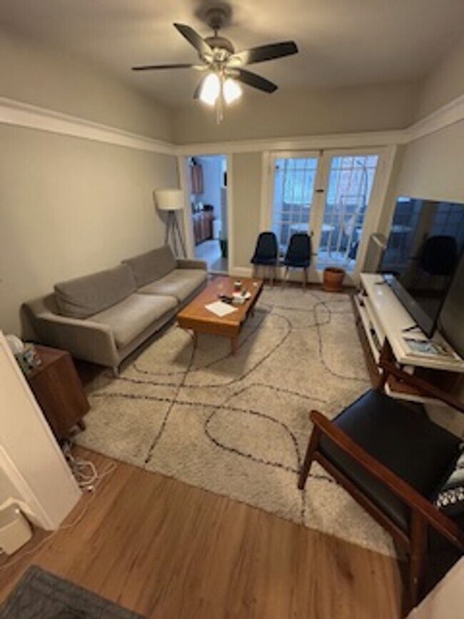 Building Photo - HOT ALLSTON LISTING!!!!
