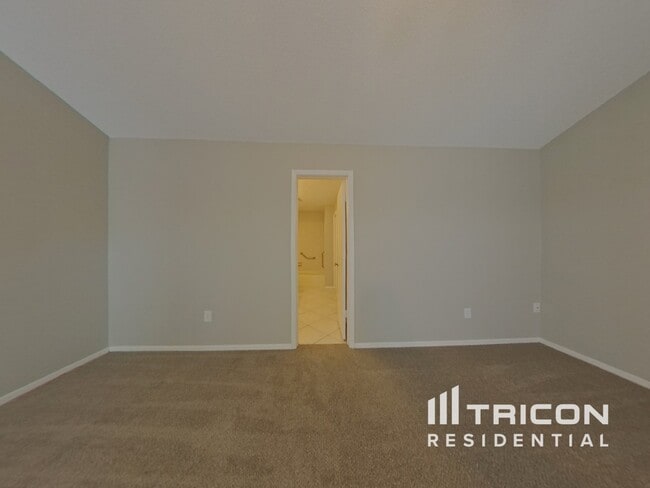 Building Photo - 6918 Silvermill Dr