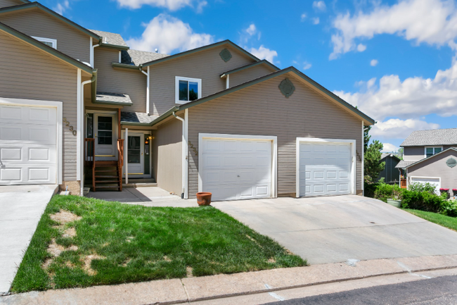 Building Photo - 3232 Hearthridge Cir