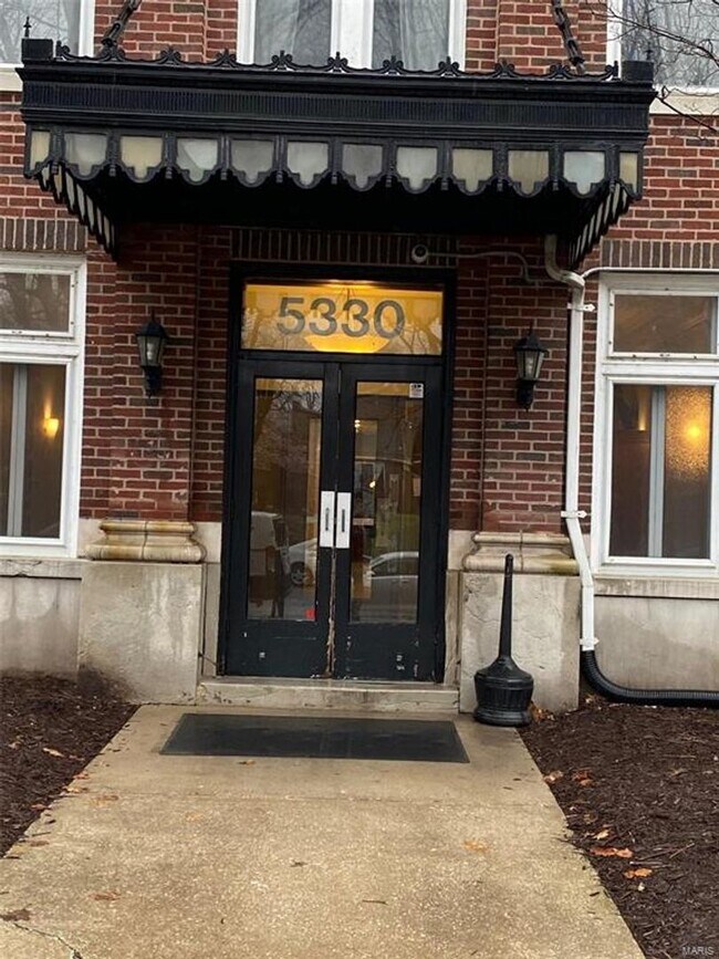 Foto del edificio - 5330 Pershing Ave