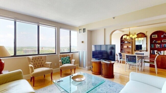 Foto del edificio - 250 Hammond Pond Pkwy