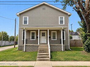 Building Photo - 121 E 14th St