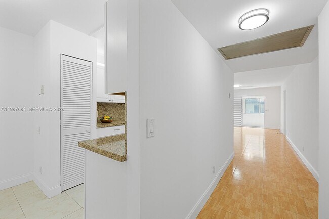 Foto del edificio - 1351 SW 125th Ave