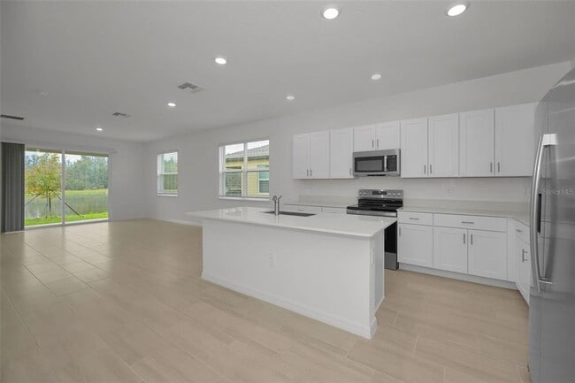 Foto del edificio - 18200 Pleasantview Blvd