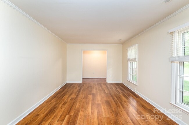 Foto del edificio - 901 Winter Wood Dr