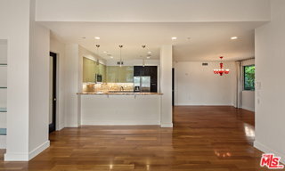 Building Photo - 1304 S Roxbury Dr