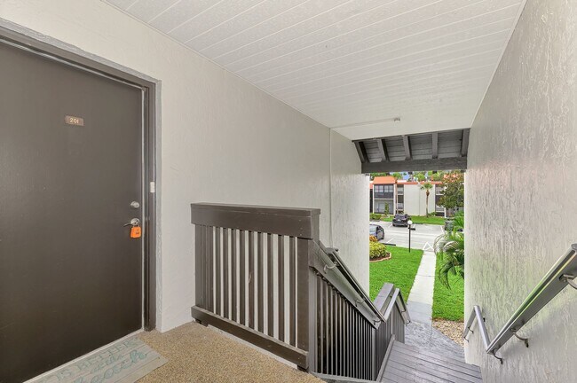 Foto del edificio - **AVAILABLE STARTING FEBRUARY-APRIL 2026 S...