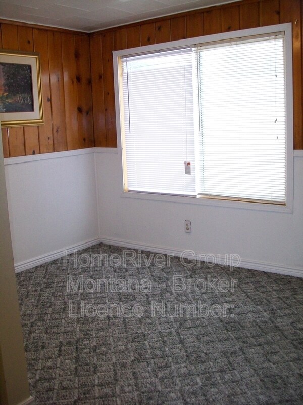 Foto del edificio - 1120 Milton St