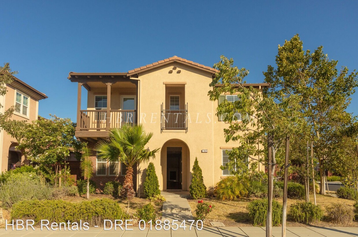 Foto principal - 4 br, 3 bath House - 702 N. San Marcos
