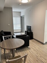 Building Photo - 258A-258A Sunview St