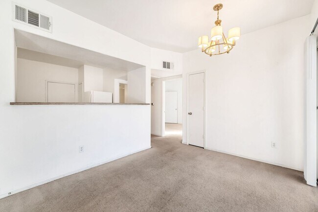 Foto del edificio - Cute 2 Bedroom Condo!