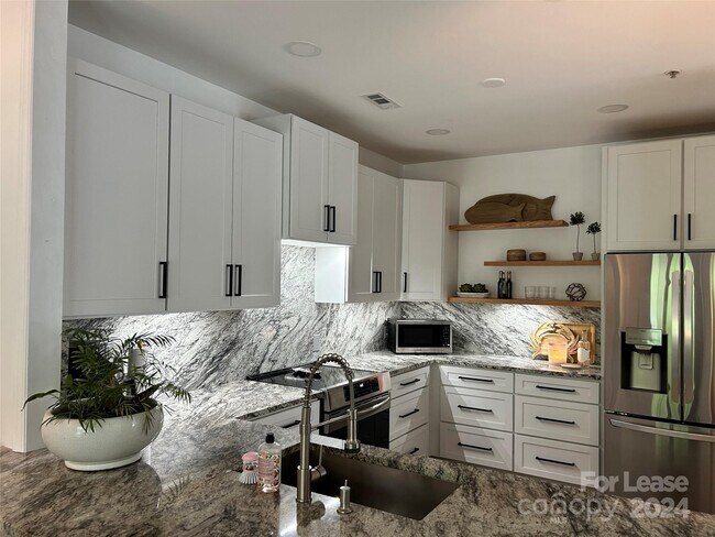 Foto del edificio - 18823 Cloverstone Cir