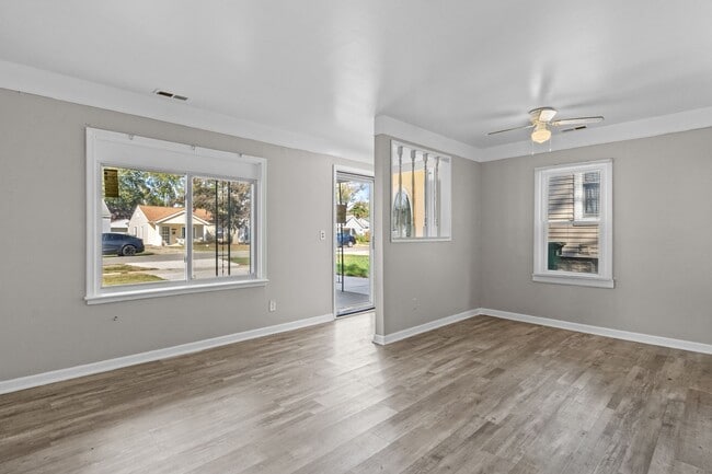 Building Photo - Beautifully Updated Ranch with Loads of up...