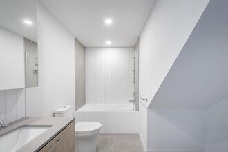 Building Photo - 5630 Rue de Marseille