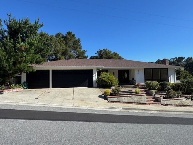 Building Photo - Beautiful home in Laurel Wood