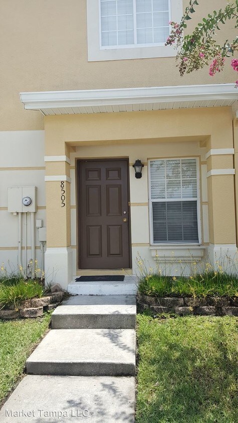 Foto principal - 8505 Trail Wind Dr