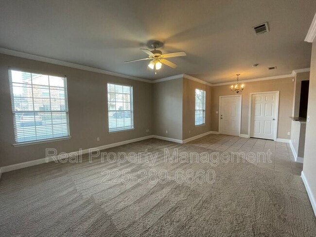 Foto del edificio - 4441 Burbank Dr