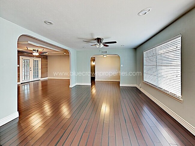Building Photo - 8476 Sweetwood Dr