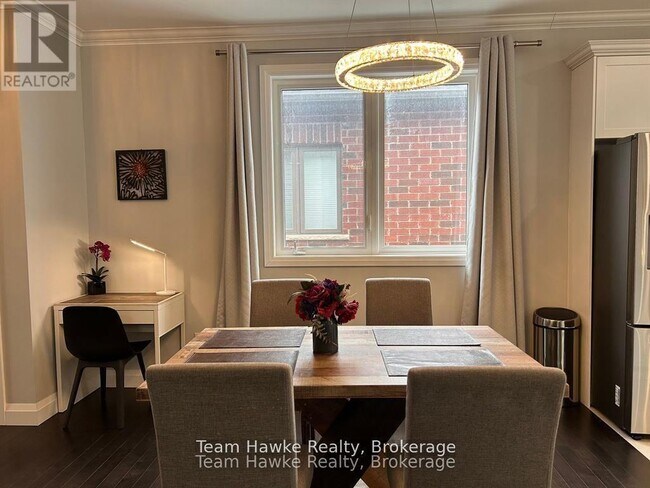 Photo du bâtiment - 152 Bishop Dr