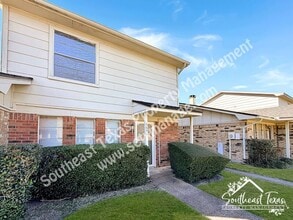 Building Photo - 6630 Lexington Dr